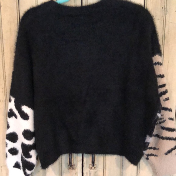 Elan eyelash sweater. - Picture 6 of 6